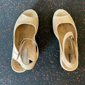 Clarks women sandals size 9